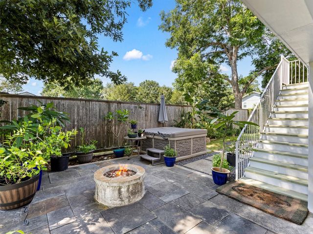 432 Glen Cove Street, Kemah, TX 77565