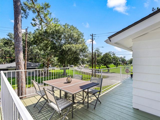 432 Glen Cove Street, Kemah, TX 77565