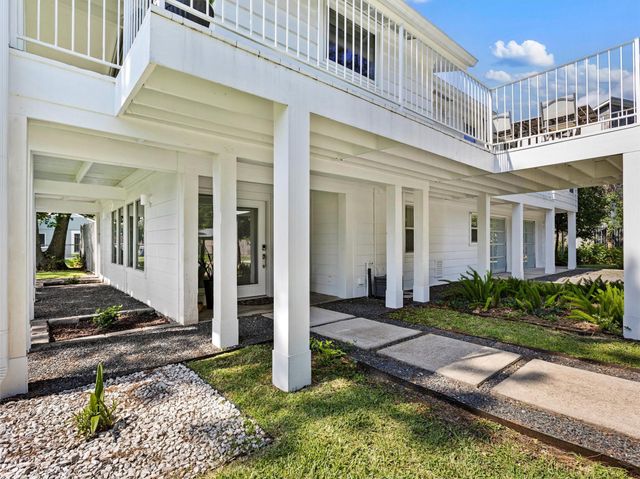 432 Glen Cove Street, Kemah, TX 77565