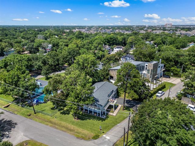 432 Glen Cove Street, Kemah, TX 77565