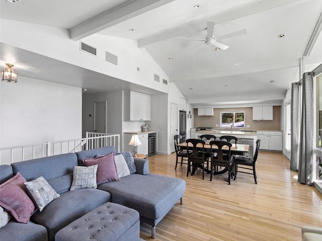 432 Glen Cove Street, Kemah, TX 77565