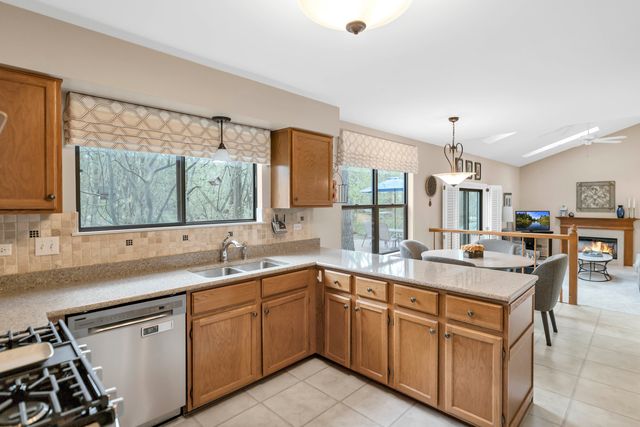 713 Hackberry Court, Bartlett, IL 60103