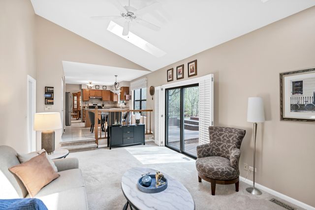 713 Hackberry Court, Bartlett, IL 60103