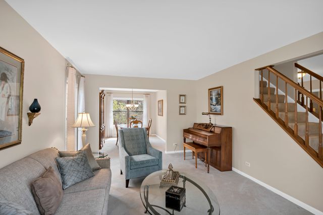 713 Hackberry Court, Bartlett, IL 60103
