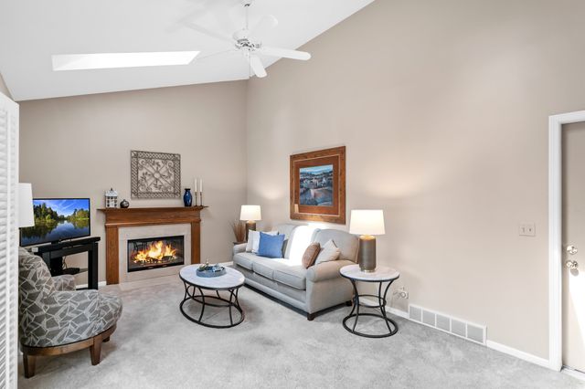 713 Hackberry Court, Bartlett, IL 60103