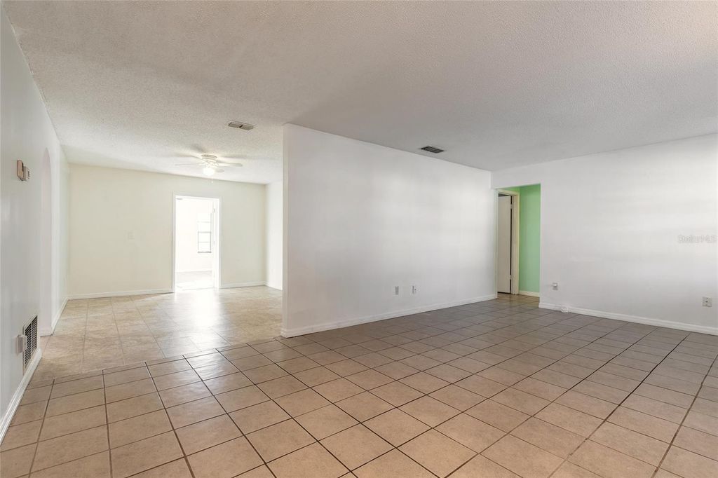 Image 5 of property listing at 1210 MELLISA DRIVE, Port Orange, FL 32129