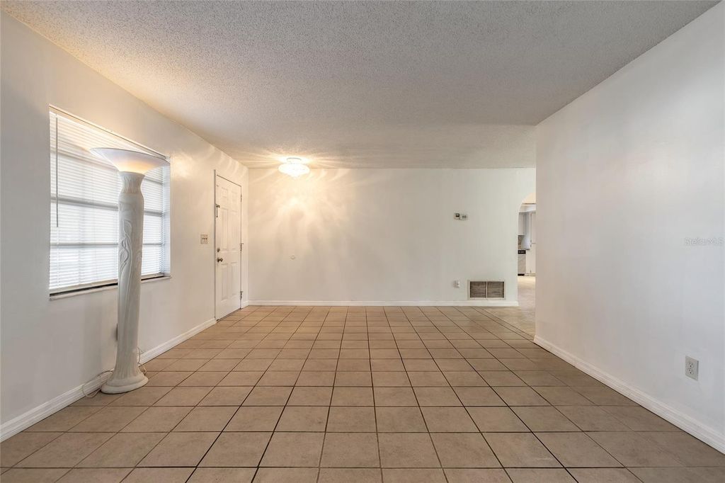 Image 7 of property listing at 1210 MELLISA DRIVE, Port Orange, FL 32129