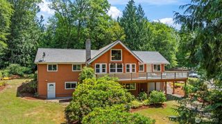 12170 Viewcrest Place NE, Bainbridge Island, WA 98110