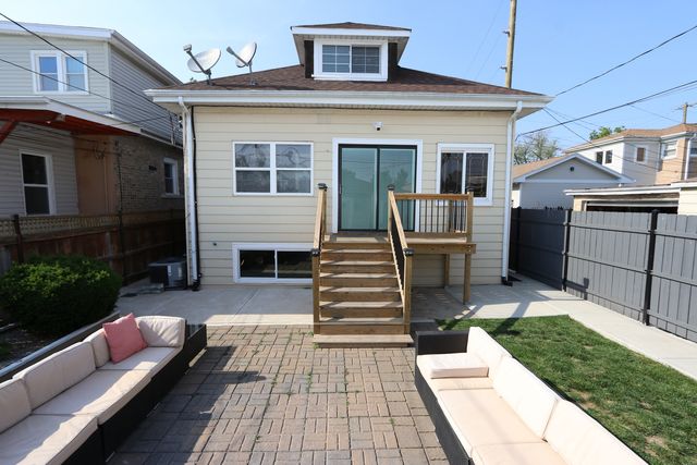 4617 W Montana Street, Chicago, IL 60639