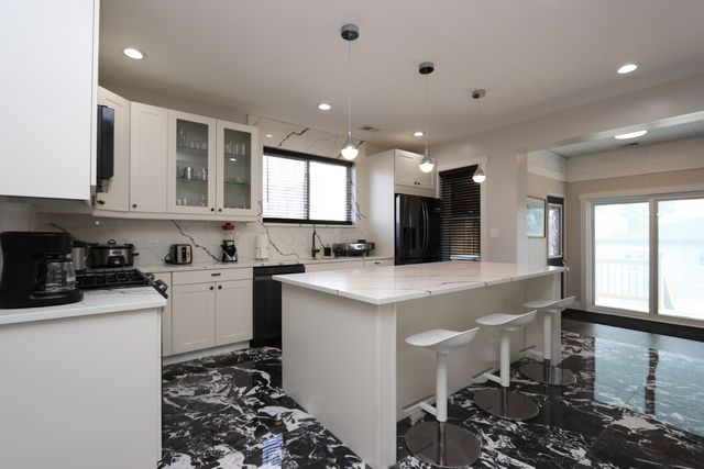 4617 W Montana Street, Chicago, IL 60639
