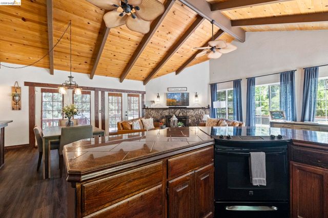 19824 Pine Mountain Dr, Groveland, CA 95321