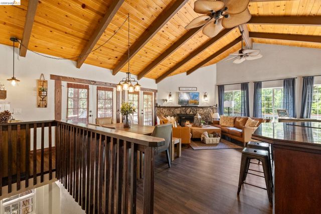 19824 Pine Mountain Dr, Groveland, CA 95321