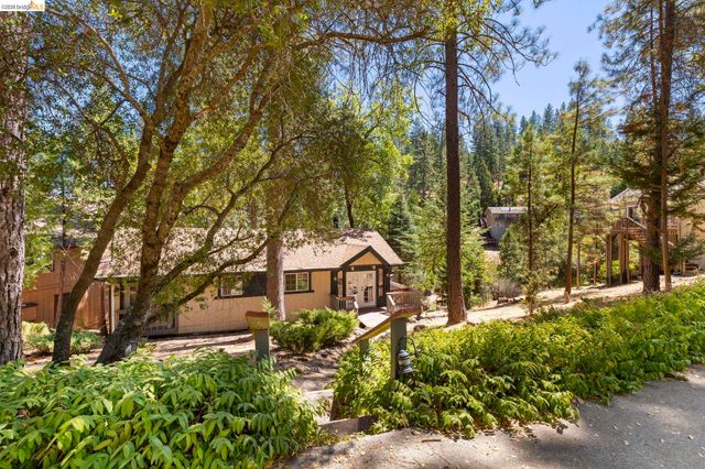 19824 Pine Mountain Dr, Groveland, CA 95321