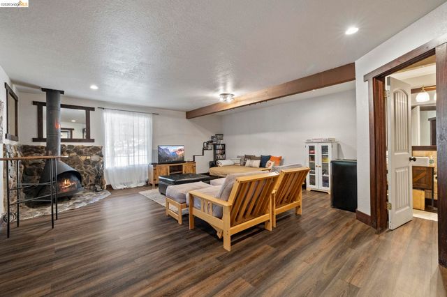 19824 Pine Mountain Dr, Groveland, CA 95321