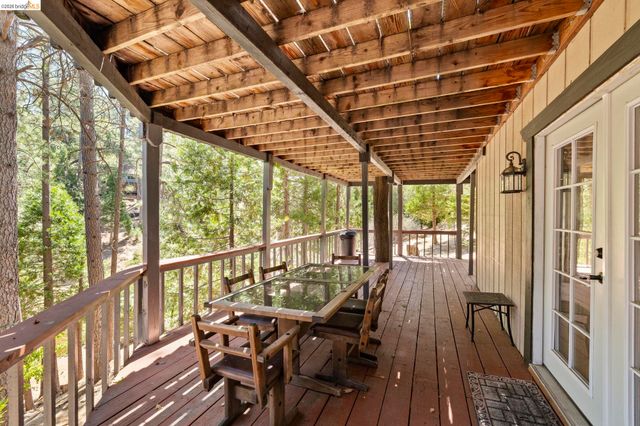 19824 Pine Mountain Dr, Groveland, CA 95321