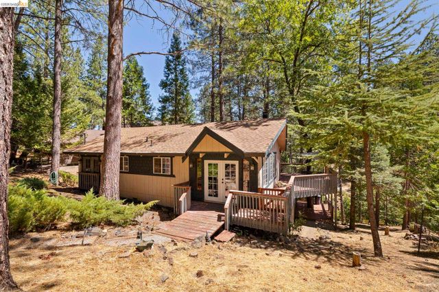 19824 Pine Mountain Dr, Groveland, CA 95321