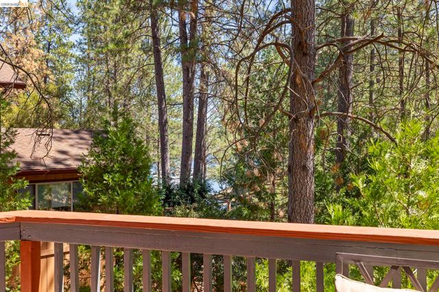 19824 Pine Mountain Dr, Groveland, CA 95321