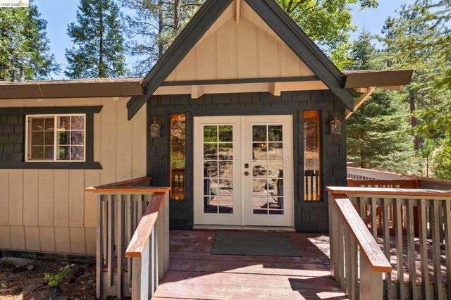 19824 Pine Mountain Dr, Groveland, CA 95321