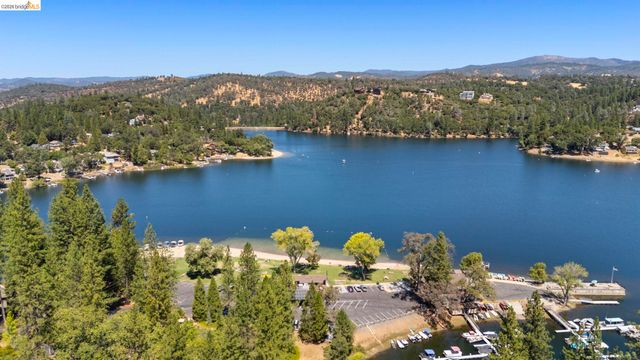 19824 Pine Mountain Dr, Groveland, CA 95321