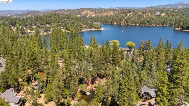 19824 Pine Mountain Dr, Groveland, CA 95321