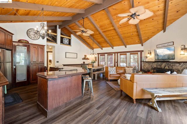 19824 Pine Mountain Dr, Groveland, CA 95321