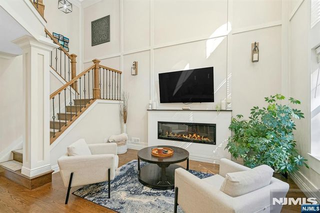 489 Green Mountain Road, Mahwah, NJ 07430