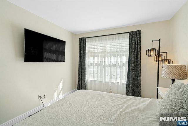 489 Green Mountain Road, Mahwah, NJ 07430