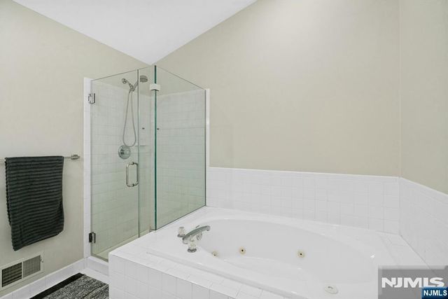 489 Green Mountain Road, Mahwah, NJ 07430