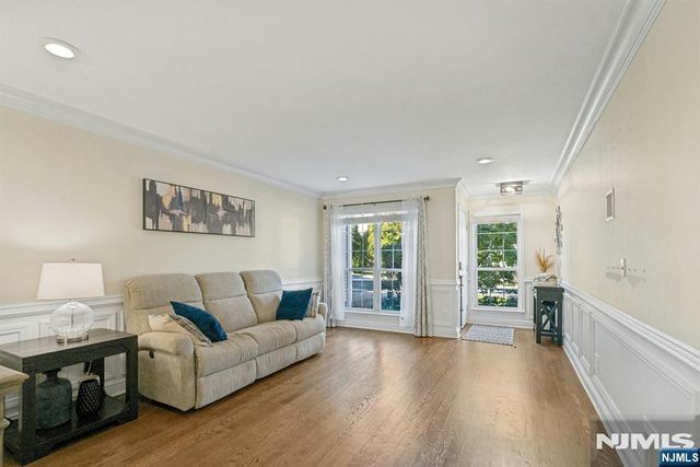 489 Green Mountain Road, Mahwah, NJ 07430