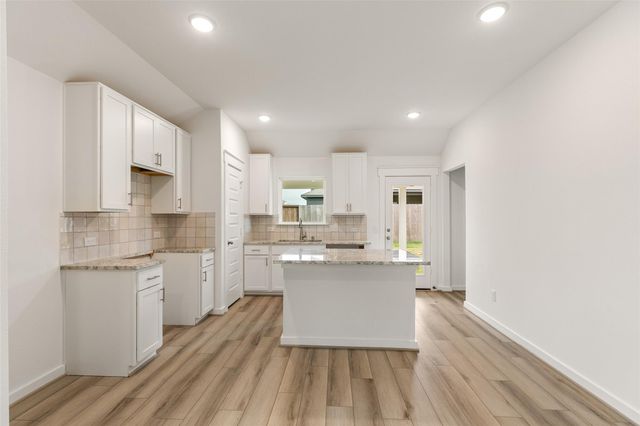 4558 Pinehurst Trace Drive, Pinehurst, TX 77362