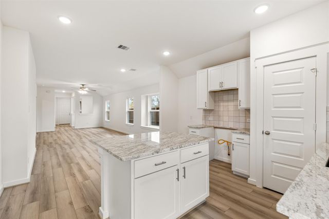 4558 Pinehurst Trace Drive, Pinehurst, TX 77362