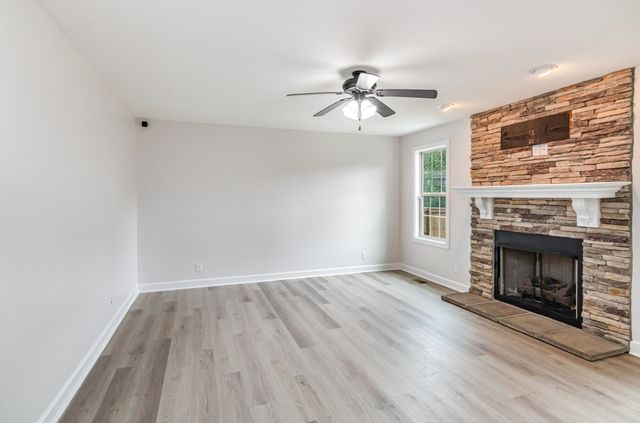 369 Abeline Dr, Clarksville, TN 37043