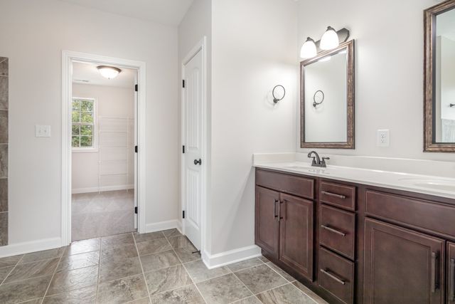 369 Abeline Dr, Clarksville, TN 37043