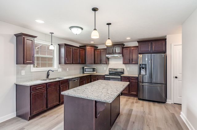 369 Abeline Dr, Clarksville, TN 37043