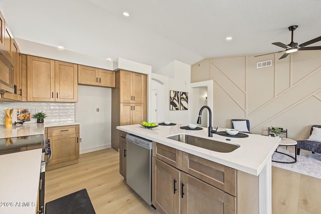 14904 W HONEYSUCKLE Lane, Surprise, AZ 85374