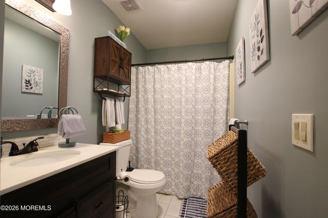 12 Hackamore Court, Tinton Falls, NJ 07753