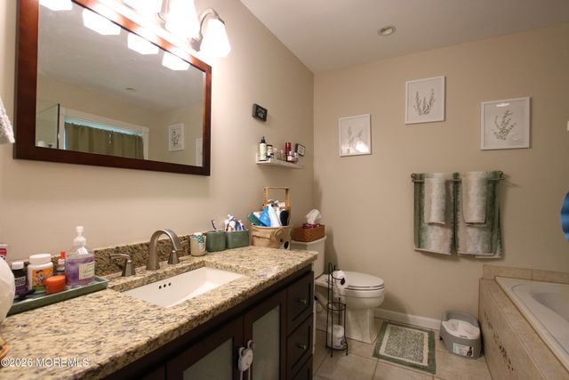 12 Hackamore Court, Tinton Falls, NJ 07753