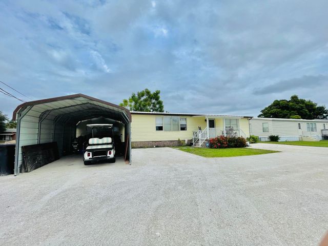 2301 SE 33rd Street, Okeechobee, FL 34974
