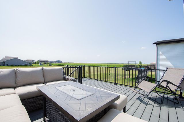 4887 Hampton Circle S, Moorhead, MN 56560