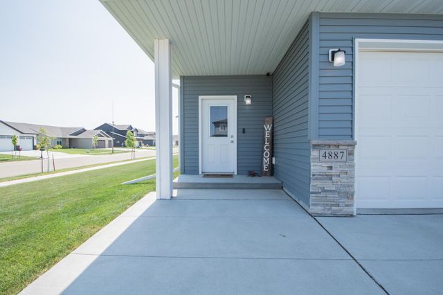 4887 Hampton Circle S, Moorhead, MN 56560