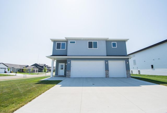 4887 Hampton Circle S, Moorhead, MN 56560