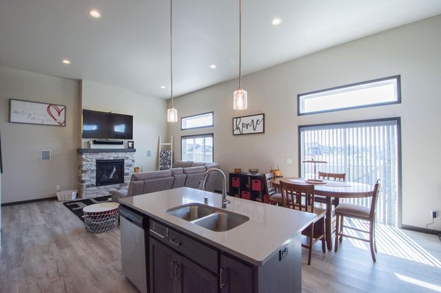 4887 Hampton Circle S, Moorhead, MN 56560