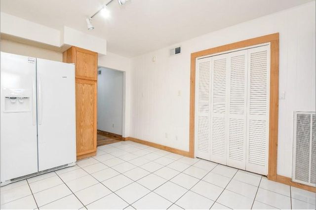7233 Beechnut Street A, Houston, TX 77074