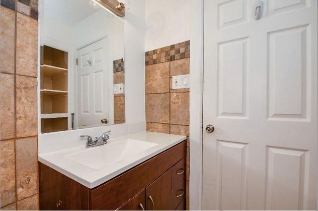 7233 Beechnut Street A, Houston, TX 77074