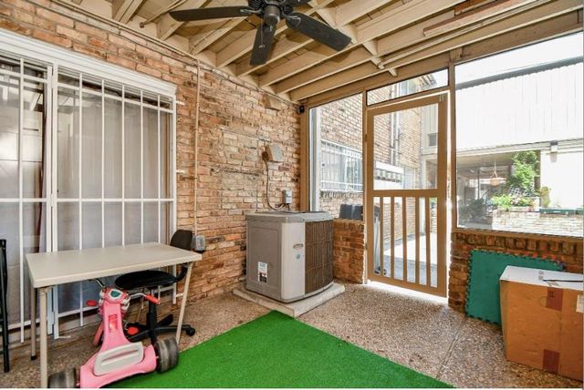 7233 Beechnut Street A, Houston, TX 77074