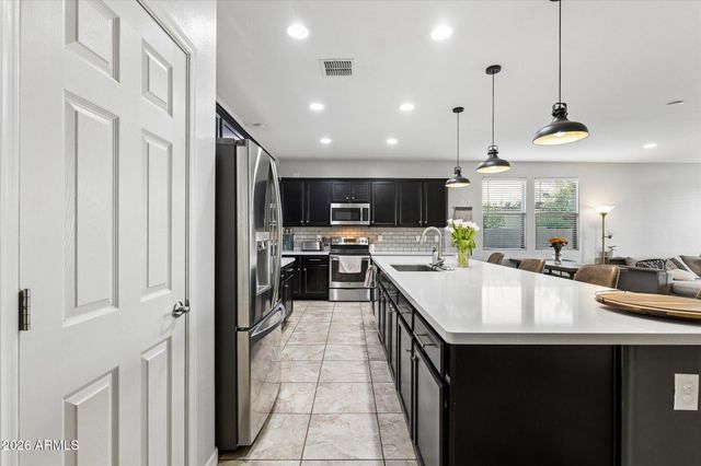 10155 W LOS GATOS Drive, Peoria, AZ 85383