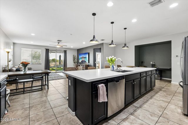 10155 W LOS GATOS Drive, Peoria, AZ 85383
