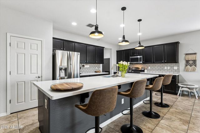 10155 W LOS GATOS Drive, Peoria, AZ 85383