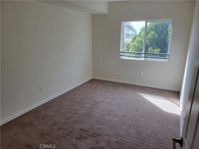 9126 Langdon Avenue 303, North Hills, CA 91343