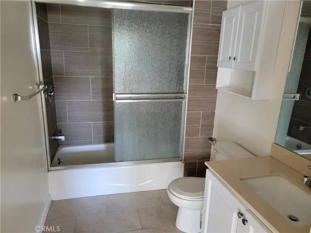 9126 Langdon Avenue 303, North Hills, CA 91343